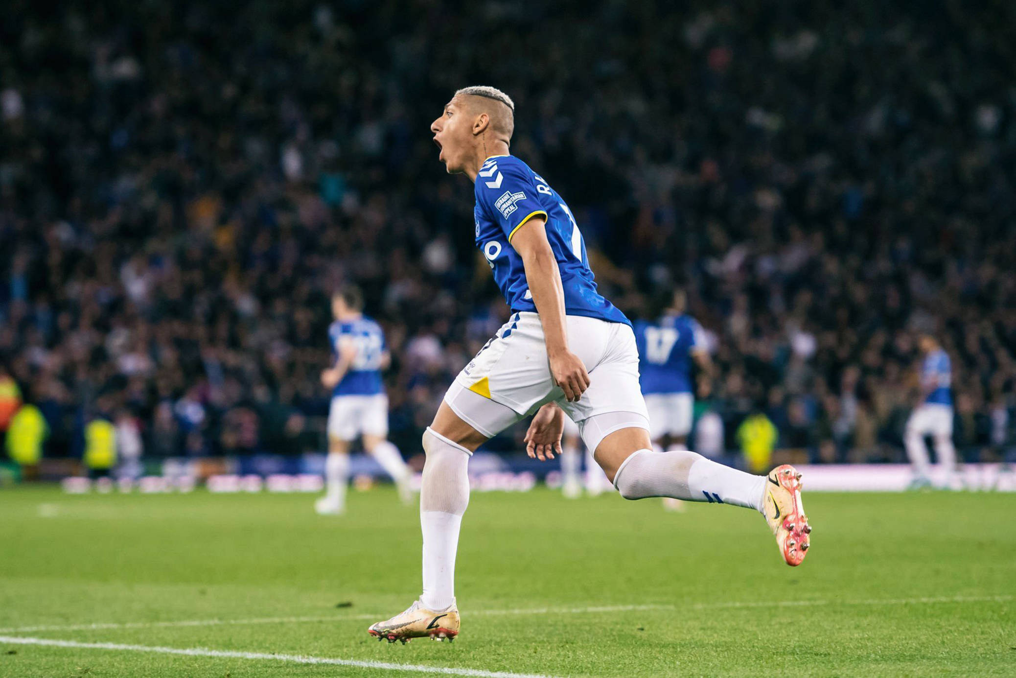 包含桑德兰战绩低迷,英超保级压力骤增的词条 包含桑德兰战绩低迷,英超保级压力骤增的词条